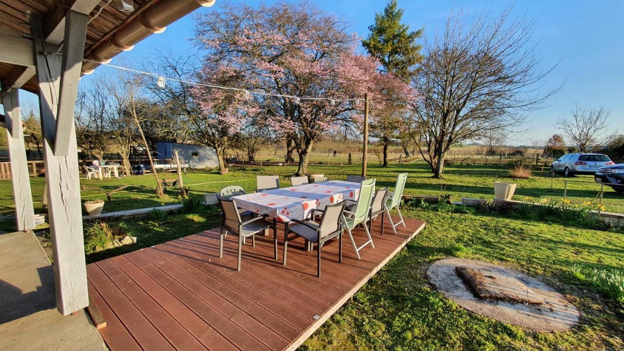 Grande Maison Avec Jardin, Animaux,Au Calme Yviers Exterior photo