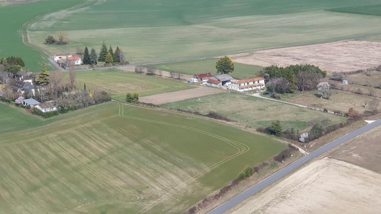 Grande Maison Avec Jardin, Animaux,Au Calme Yviers Exterior photo